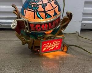 Vintage Rare 1970s Schlitz Beer Globe Motion Lamp