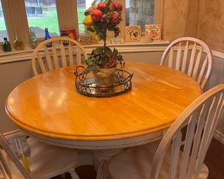 Farmhouse dinette table