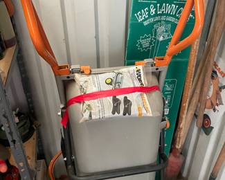 Worx Aerocart Wheelbarrow Dump yard cart