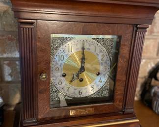 Vintage Howard Miller Mantle Clock