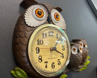 "WHO?" No... "WHAT TIME IS IT - MAMA OWL ASKS HER 2 WIDE EYED BABIES..." "TIME TO BUY THIS COOL VINTAGE CLOCK THEY HOOT!"