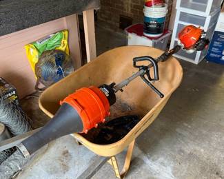 Echo string trimmer with multiple attachments
