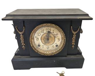 Mantle Clock Ingraham Winds Smoothly Chimes Unsure if Keeping Time