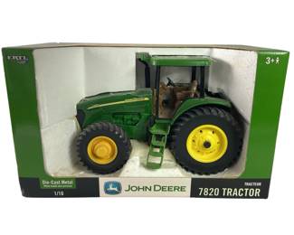 John Deere 7820 Tractor 1/16 Ertl Vintage Diecast Model New in Box