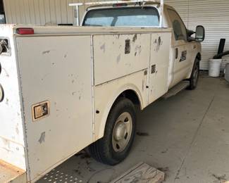 F250, two door with bins