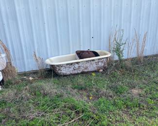 Cast iron footed bath tub