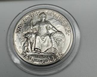 1935 CALIFORNIA PACIFIC INTERNATIONAL EXPO SILVER COMMEMORATIVE HALF DOLLAR IN MINT CONDITION