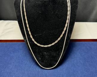 COLLECTION OF STERLING SILVER JEWELRY