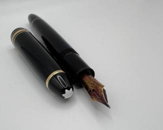 MONTBLANC MEISTERSTUCK FOUNTAIN PEN WITH 14K GOLD NIB AND GLASS REFILL CONTAINER