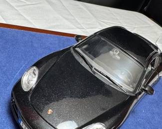 MAISTO 1:18SCALE PORSCHE CAYMAN S