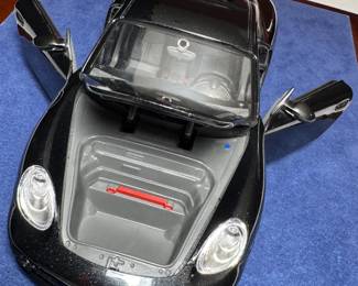 MAISTO 1:18SCALE PORSCHE CAYMAN S