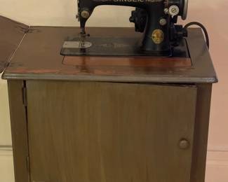 Antique Singer Sewing Machine & Cabinet