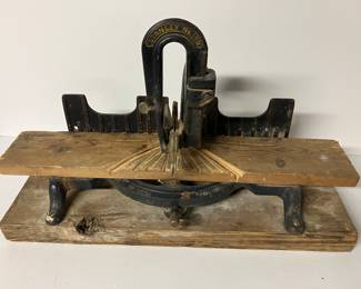 Vintage Stanley No. 150 Cast Iron Miter Saw Box