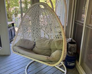 Hanging chair
