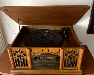 Contemporary Radio/Record Player