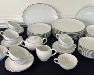 Harmony House Fine China Dinner Set