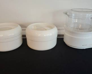 Black Decker Handy Steamer And Food Storage Containers