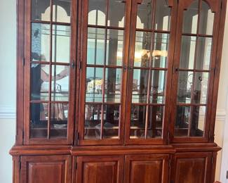 004 Beautiful Bob Timberlake Lexington China Cabinet