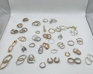 Assorted Womens Earrings Lot 2 With Glass Storage
