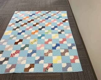 Bowtie Patterned Cotton Quilt
