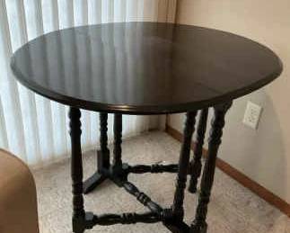 Drop Leaves Side Table