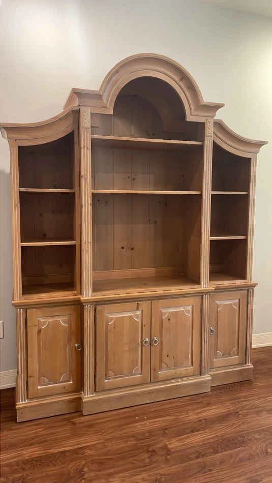 01 Ethan Allen French Country Pine Hutch