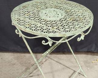 Green Metal Foalable Outdoor Table
