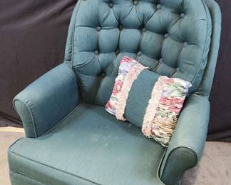 Green Recliner. On Swivel