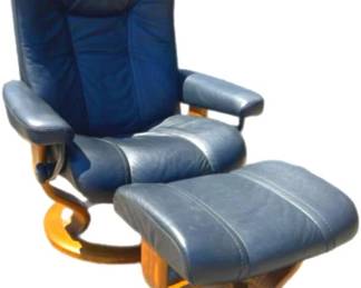 06 Ekornes Stressless Black Recliner And Ottoman