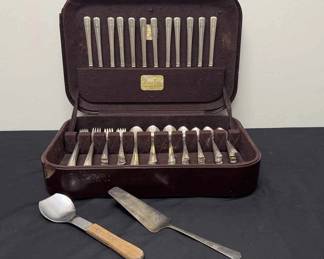 WM Rogers Silverware in beautiful Box
