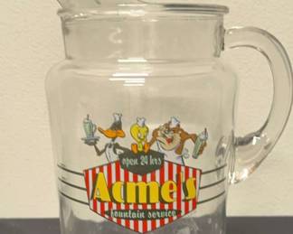 Looney Tunes Pitcher