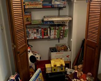 Children's Toys, Board Games, & Puzzles