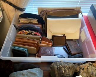 Hand Purses & Wallets