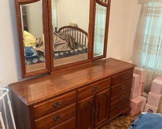 Tell City Dresser w/ Mirror