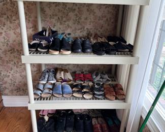 Shoes - size 8