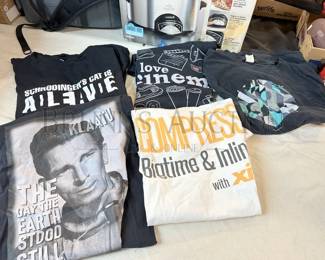 GRAPHIC TEES