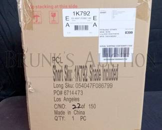 NEW IN BOX LIGHT