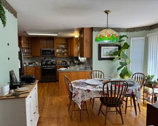 Dining table & chairs