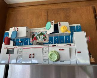 1950s Superior Metal Kitchen Play Set