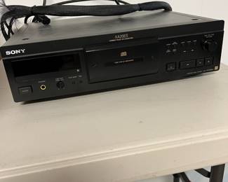 Sony Digital Audio CD Player – CDP-XA20ES