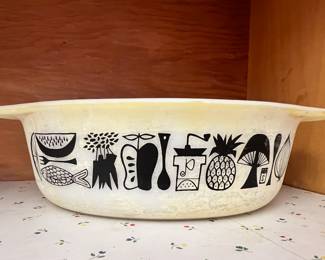 PYREX Yellow Mod Kitchen Oval Casserole Dish