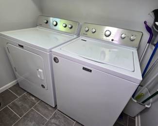 Like new washer and dryer