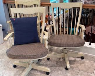 Set of 4 swivel chairs $60