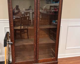 Curio cabinet/ bookcase