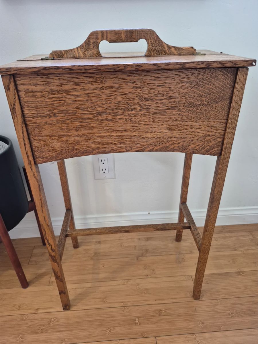 Signed Stickley sewing stand earky 1900s. Great condition!