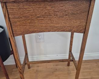 Signed Stickley sewing stand earky 1900s. Great condition!