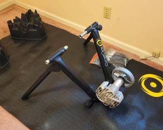 Cyclops fluid trainer bike mount.