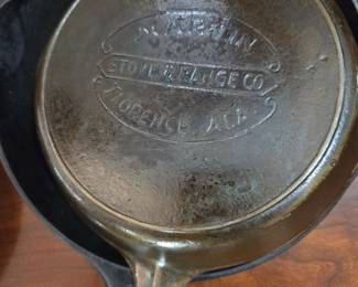 #6 Set of 2 Cast Iron Skillets - no. 5 & no. 6 (no. 5 has martin) $20.00