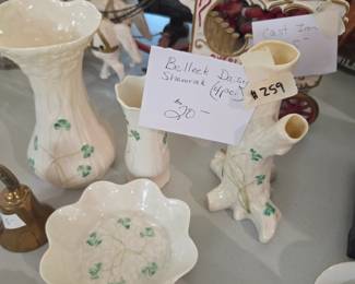 #259 Belleck Daisy Shamrock - 4 pc $20.00