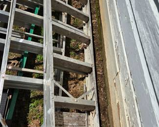 #211 Aluminum 6' Ladder $30.00